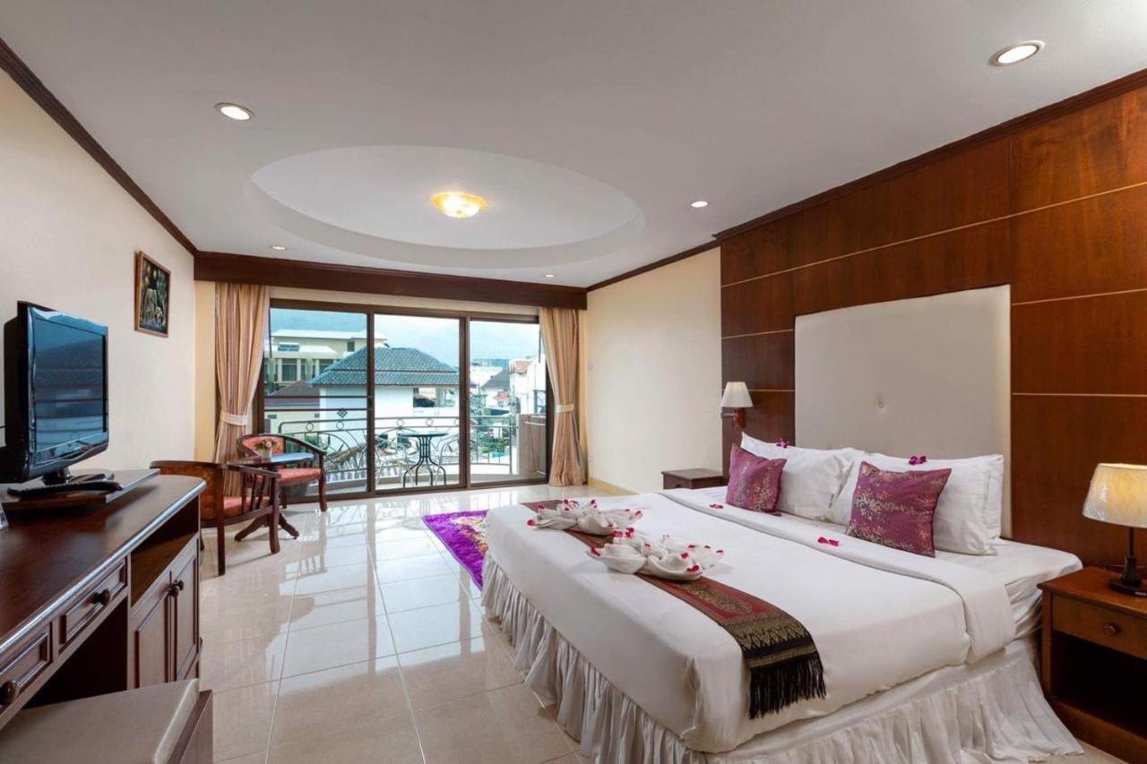 Centre Point Nanai Hotel Patong Ngoại thất bức ảnh